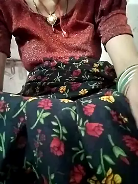 Snapshot of OliveGreen22 chatting on 10/30/25, 09:11 OliveGreen22 online show from 10/30/25, 09:11