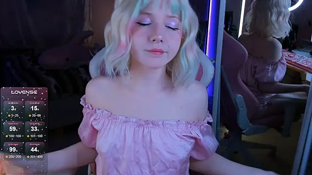 likedoll online show from 10/24/25, 04:14