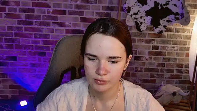 May Bloom online show from 02/05/26, 06:07