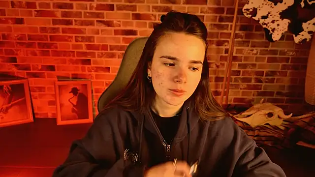 May Bloom online show from 02/25/26, 06:12