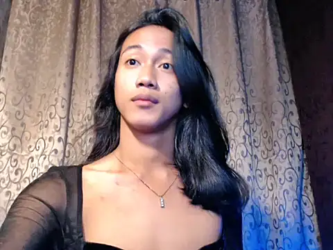 taylaxuxu online show from 11/11/25, 09:15