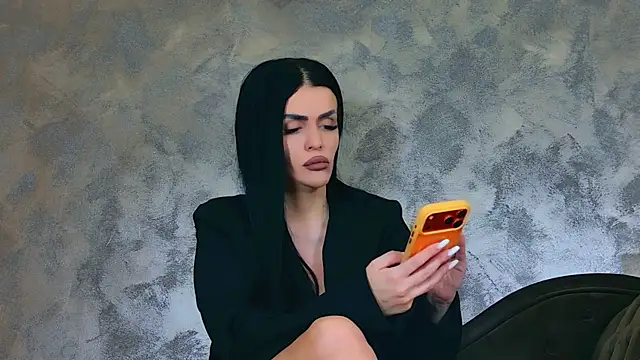 Snapshot of KimWilmes chatting on 05/19/26, 02:12 KimWilmes online show from 05/19/26, 02:12