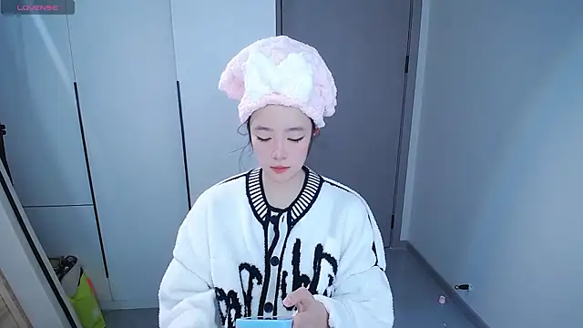 Kinadolly online show from 01/18/26, 11:47