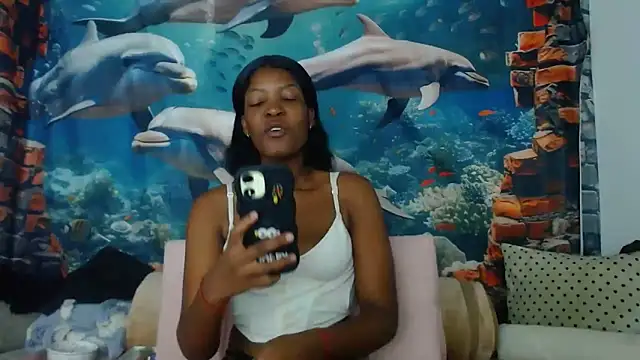 Snapshot of AfricanBarbiee69 chatting on 06/18/26, 10:30 AfricanBarbiee69 online show from 06/18/26, 10:30