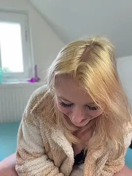 Onlymiasophie online show from 04/27/26, 01:20