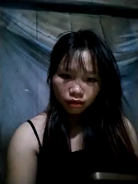 Snapshot of linh-miu99 chatting on 10/18/25, 12:50 linh-miu99 online show from 10/18/25, 12:50