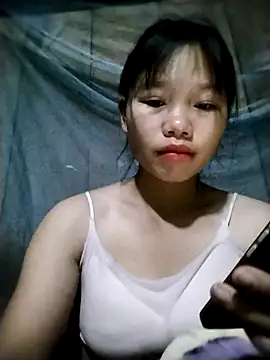 Snapshot of linh-miu99 chatting on 10/21/25, 03:13 linh-miu99 online show from 10/21/25, 03:13