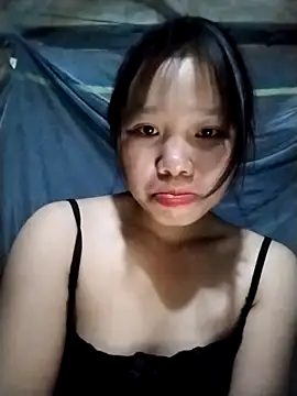 Snapshot of linh-miu99 chatting on 10/23/25, 03:22 linh-miu99 online show from 10/23/25, 03:22