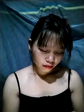 Snapshot of linh-miu99 chatting on 10/25/25, 02:56 linh-miu99 online show from 10/25/25, 02:56