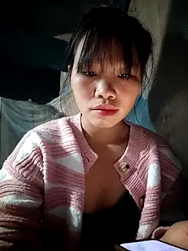 linh-miu99 online show from 11/18/25, 06:18