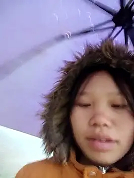 linh-miu99 online show from 02/02/26, 10:03