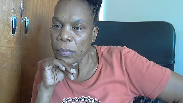 Hotcougar online show from 02/11/26, 10:42