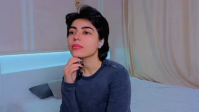 AnissaShyu online show from 10/28/25, 02:48