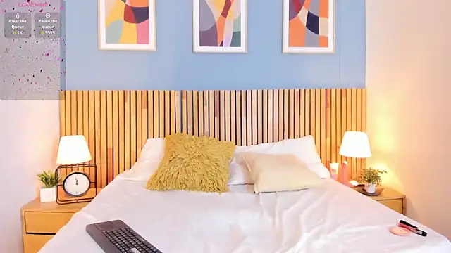 AuroraPinkk online show from 01/07/26, 09:17