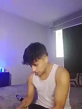 Snapshot of jhon_mendoza_ chatting on 10/28/25, 01:03 jhon mendoza online show from 10/28/25, 01:03