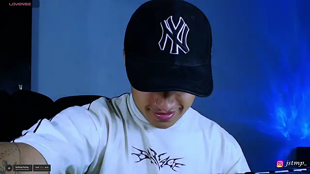 Snapshot of jhon_mendoza_ chatting on 11/06/25, 04:46 jhon mendoza online show from 11/06/25, 04:46