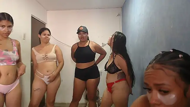 Snapshot of ricaslatinas1 chatting on 03/11/26, 06:47 ricaslatinas1 online show from 03/11/26, 06:47