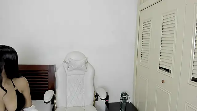 tifanymonroe online show from 12/21/25, 11:17