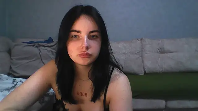 Snapshot of Kirunya chatting on 11/02/25, 06:43 Kirunya online show from 11/02/25, 06:43