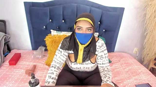 Inaya Khalifa online show from 11/29/25, 11:41