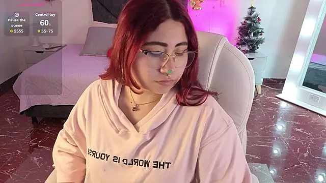 littlee red online show from 12/22/25, 09:01