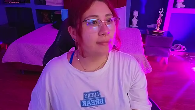 littlee red online show from 02/21/26, 08:43