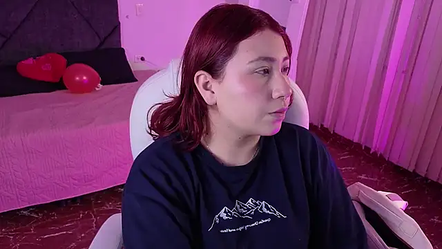 littlee red online show from 06/06/26, 08:13