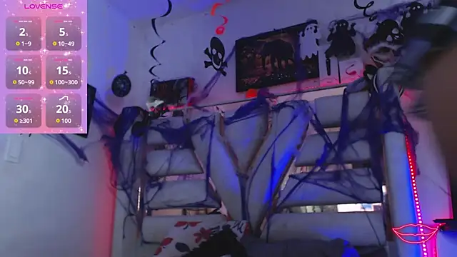 Hanna Plum online show from 10/29/25, 01:41