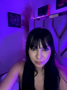 Hanna Plum online show from 11/14/25, 04:22