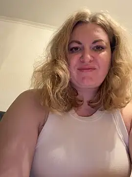 Amelia-Diamond online show from 11/17/25, 06:41