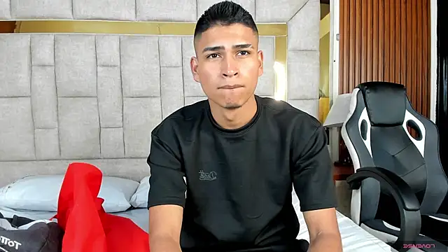 Emiliano Reyes online show from 11/15/25, 03:04