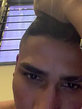 Emiliano Reyes online show from 05/05/26, 05:59
