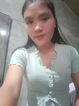 Snapshot of mira-show chatting on 10/20/25, 12:44 mira-show online show from 10/20/25, 12:44