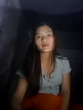 Snapshot of mira-show chatting on 10/27/25, 02:32 mira-show online show from 10/27/25, 02:32