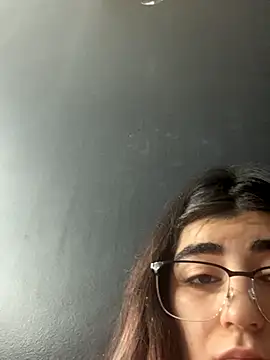 milky denni online show from 10/18/25, 05:25
