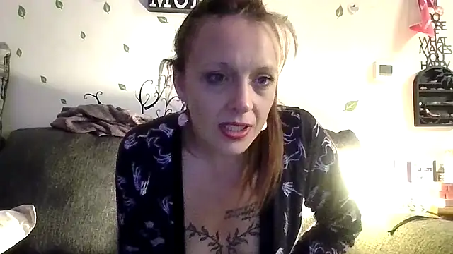 Snapshot of LoveLibz169 chatting on 10/26/25, 06:19 LoveLibz169 online show from 10/26/25, 06:19