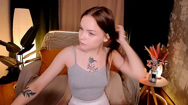 MelissaBell  online show from 11/17/25, 02:06