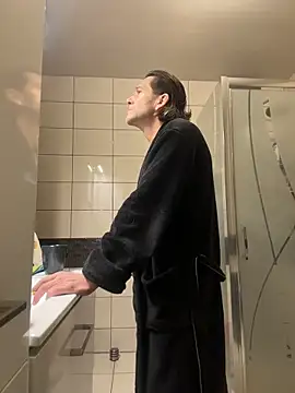 kon77777 online show from 11/30/25, 04:49