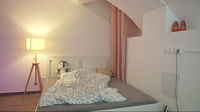 lisa mccoy  online show from 04/07/26, 06:19