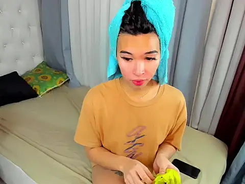 hardcocktwink online show from 11/19/25, 04:51