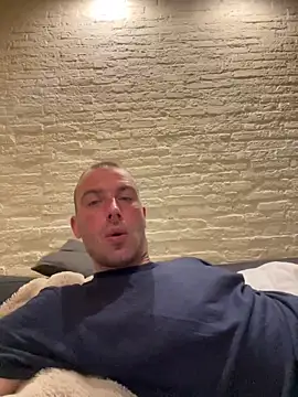 Rotteei1 online show from 11/07/25, 08:42