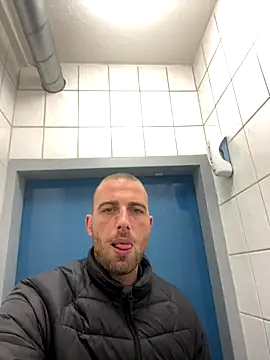 Rotteei1 online show from 11/17/25, 12:33