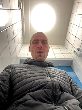 Rotteei1 online show from 12/15/25, 08:51