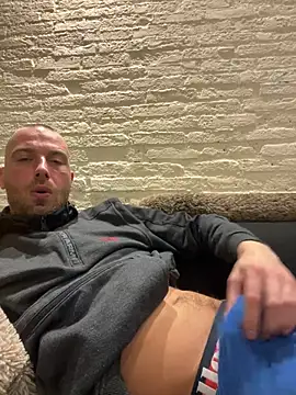 Rotteei1 online show from 02/11/26, 12:26