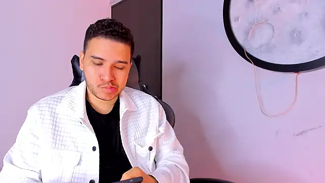 mike 257 online show from 11/11/25, 11:54