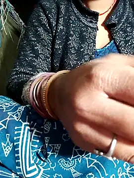 Hot cauple indian online show from 02/21/26, 01:28