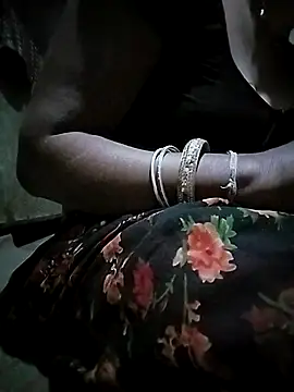 Hot cauple indian online show from 03/15/26, 06:41