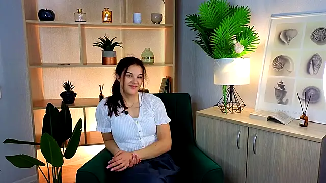Snapshot of KerriDezalia chatting on 10/23/25, 08:46 KerriDezalia online show from 10/23/25, 08:46