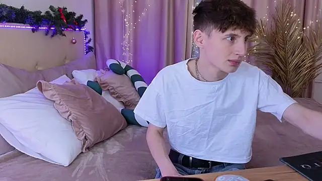 crisp1n online show from 12/15/25, 10:14