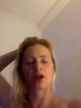 milfdawn online show from 10/18/25, 06:08